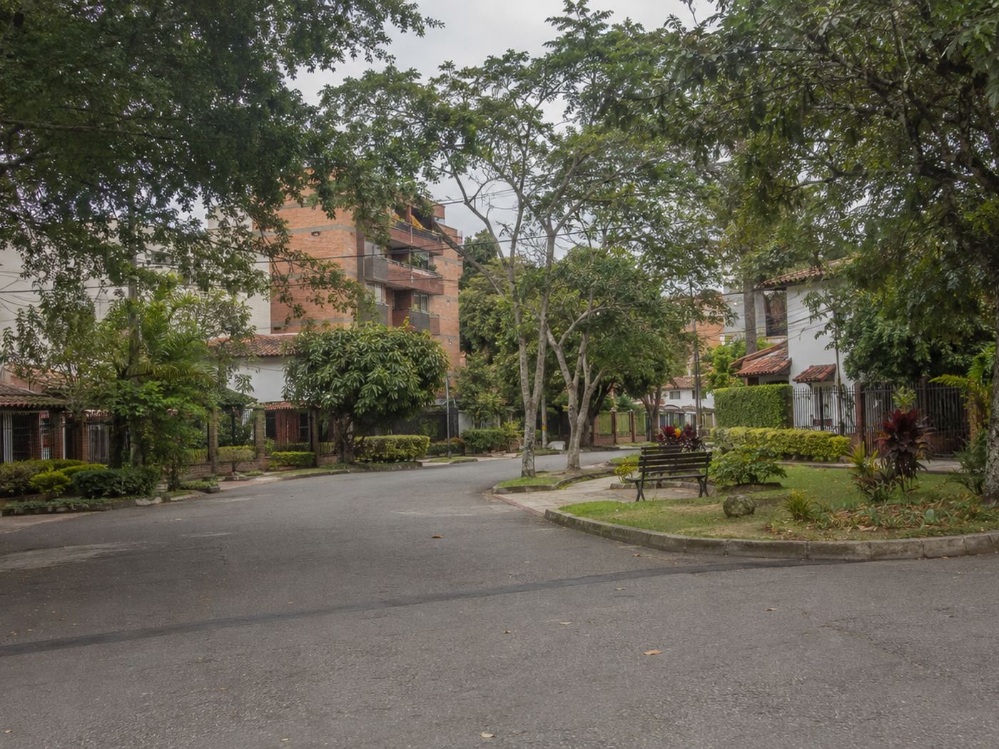 A residential street in La Castellana, Laureles